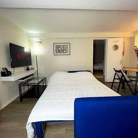 - Centre Parking & Netflix *